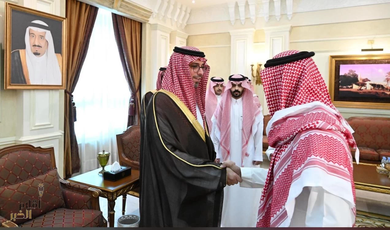 الأمير سعود بن جلوي يستقبل المهنيين بعيد الفطر المبارك