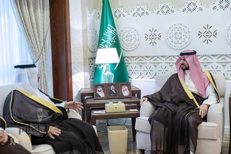 نائب أمير المنطقة الشرقية يستقبل رئيس وأعضاء مجلس إدارة جمعية أصدقاء البيئة