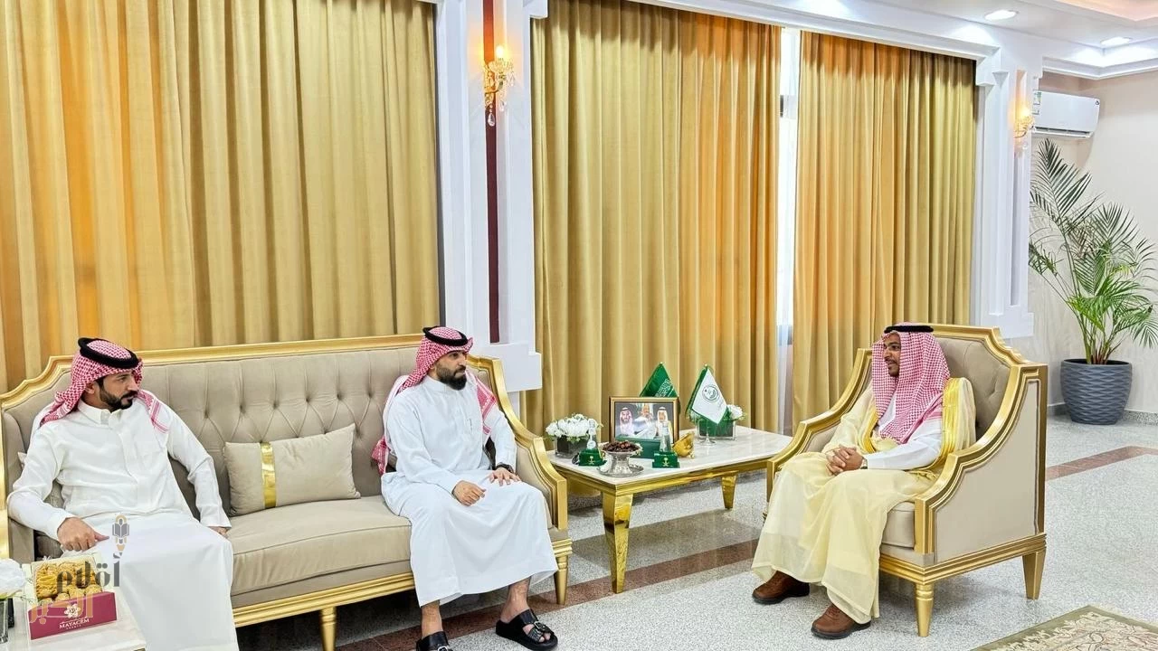 القائم بأعمال محافظة دومة الجندل يستقبل رئيس البلدية الجديد