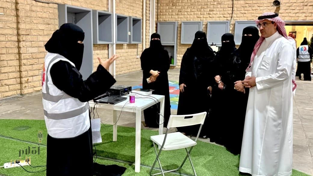 مدير تعليم الطائف يطلع على تجارب ومبادرات متوسطتي قاعدة الملك ومتوسطة التحفيظ بالطائف