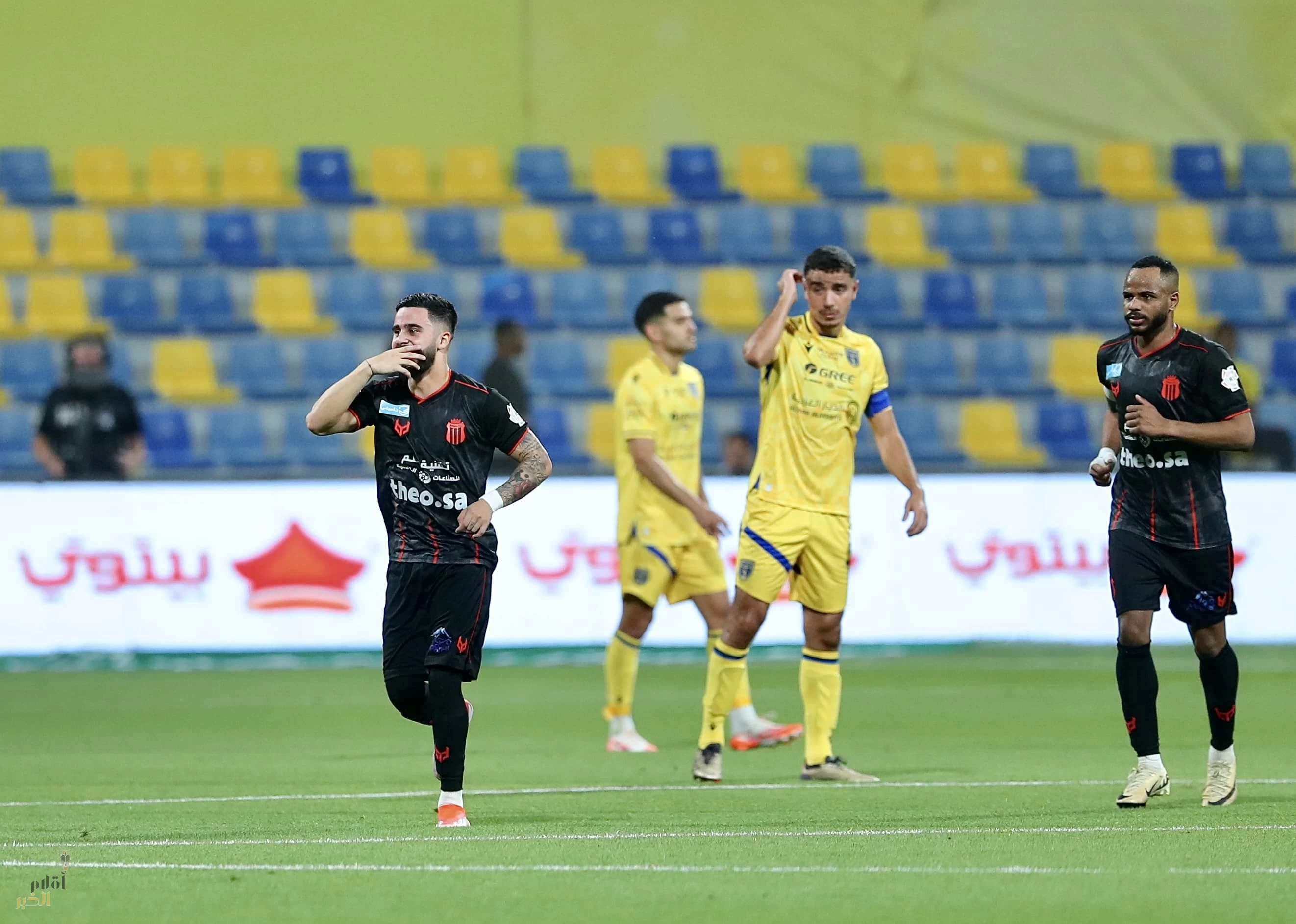 التعاون يحقق فوزًا دراماتيكياً على الرياض في الوقت بدل الضائع