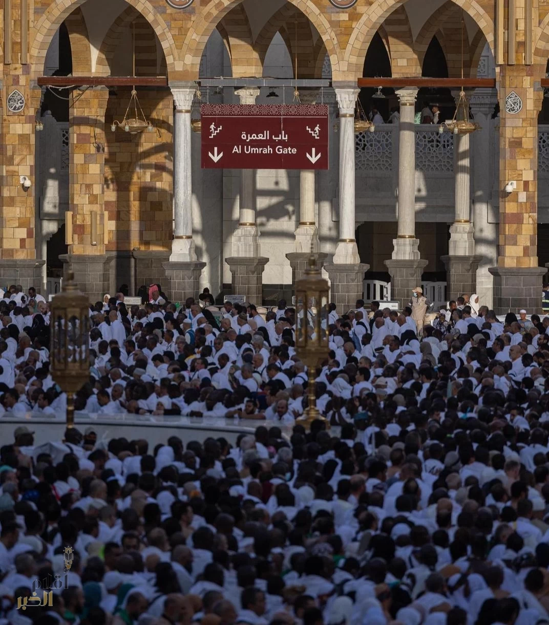 حجاج بيت الله الحرام يؤدون طواف الإفاضة في أجواء إيمانية وخدمات متكاملة