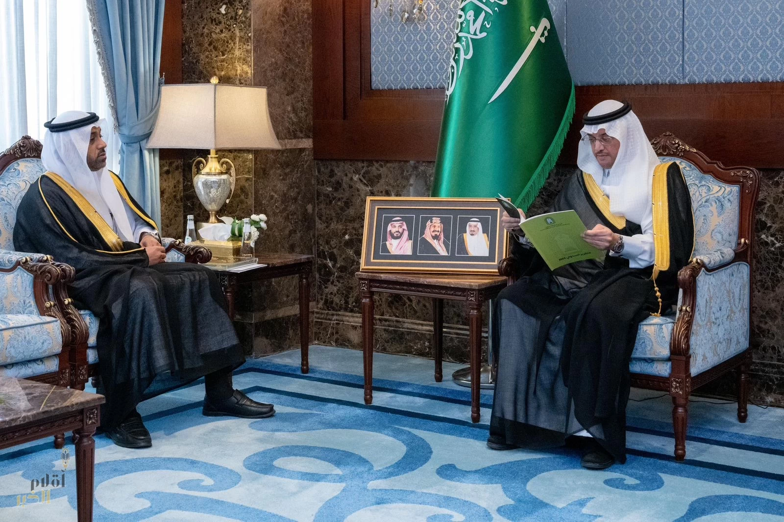 محافظ الأحساء يشيد بتقرير إدارة المساجد ودورها في تعزيز القيم الإسلامية