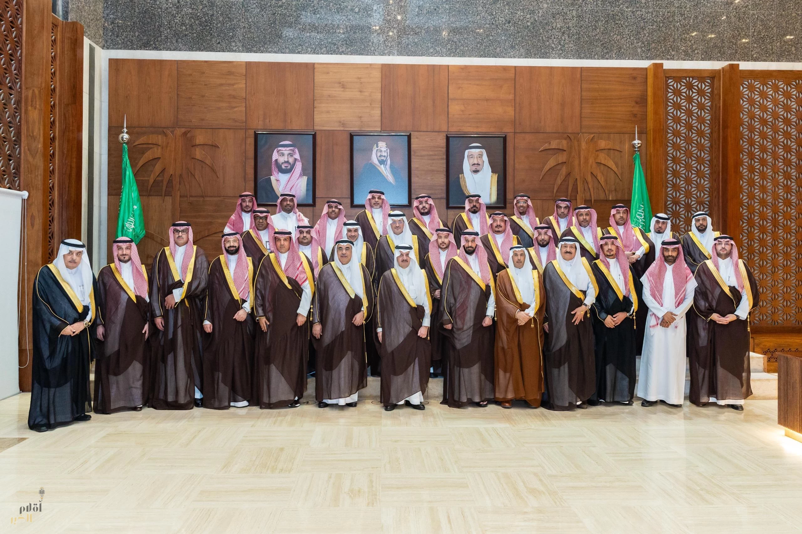 أمير المنطقة الشرقية يكرم المانحين لحملة جود المناطق بعد نجاحها في توفير 459 وحدة سكنية