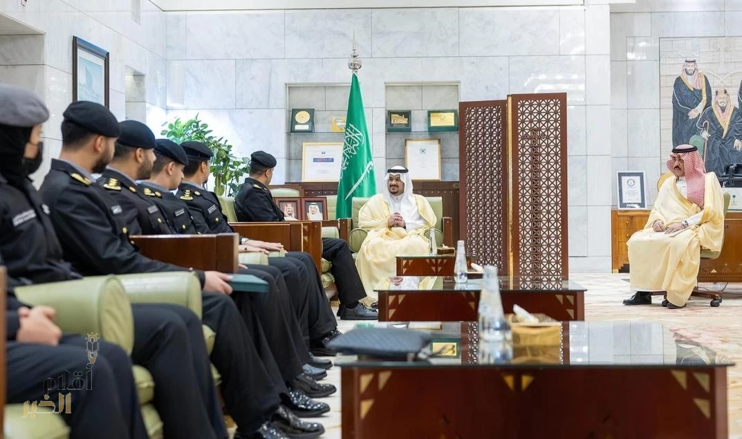 نائب أمير الرياض يطلع على التقرير السنوي لمركز العمليات الأمنية الموحدة (911) بالمنطقة