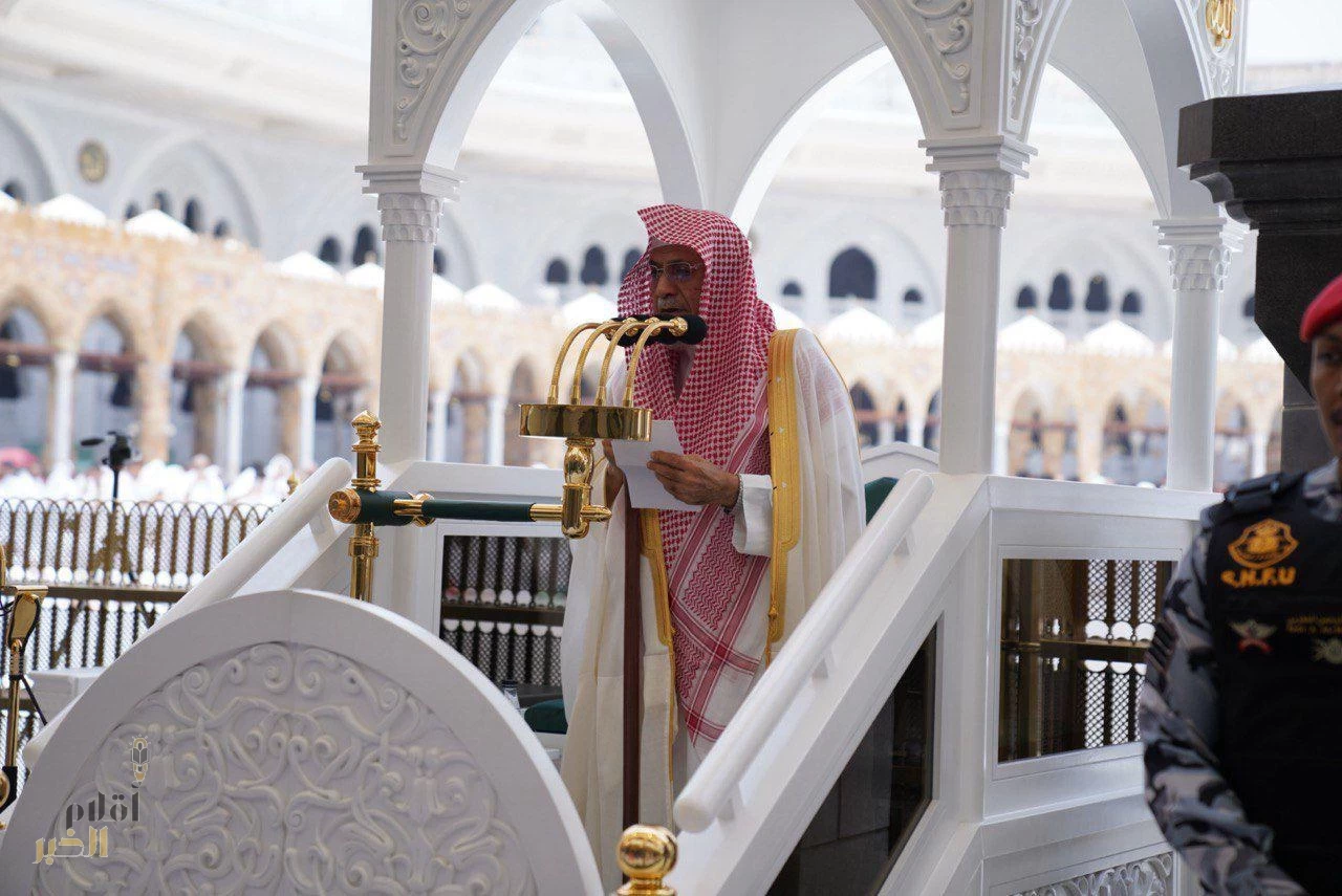 معالي الشيخ الدكتور صالح بن حميد، يؤم المصلين لصلاة الجمعة بالمسجد الحرام