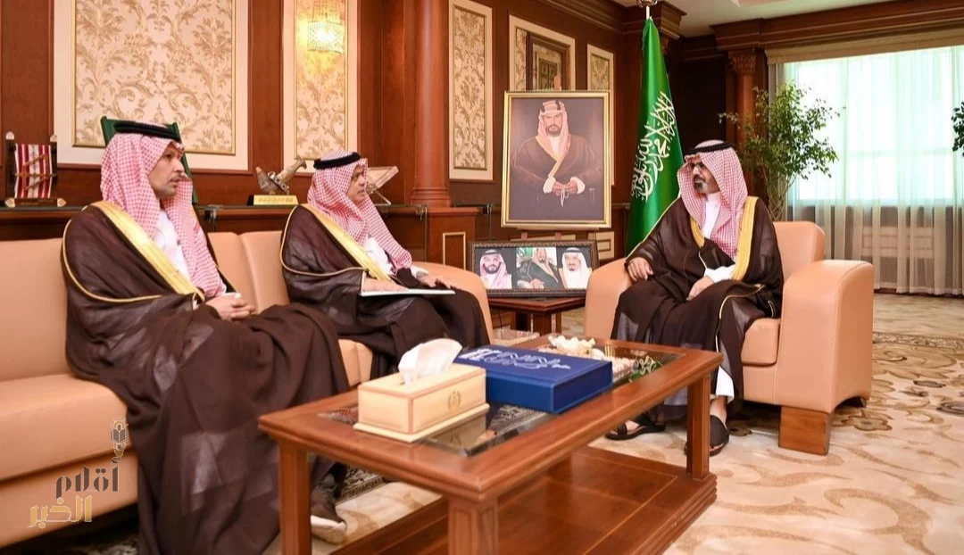 الأمير ناصر بن محمد يستقبل رئيس غرفة جازان