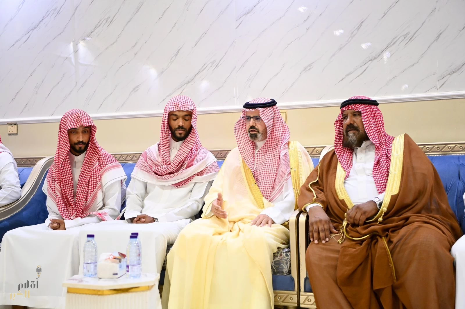 نائب أمير منطقة جازان يعزي في وفاة شيخ شمل قبائل قوز الجعافرة