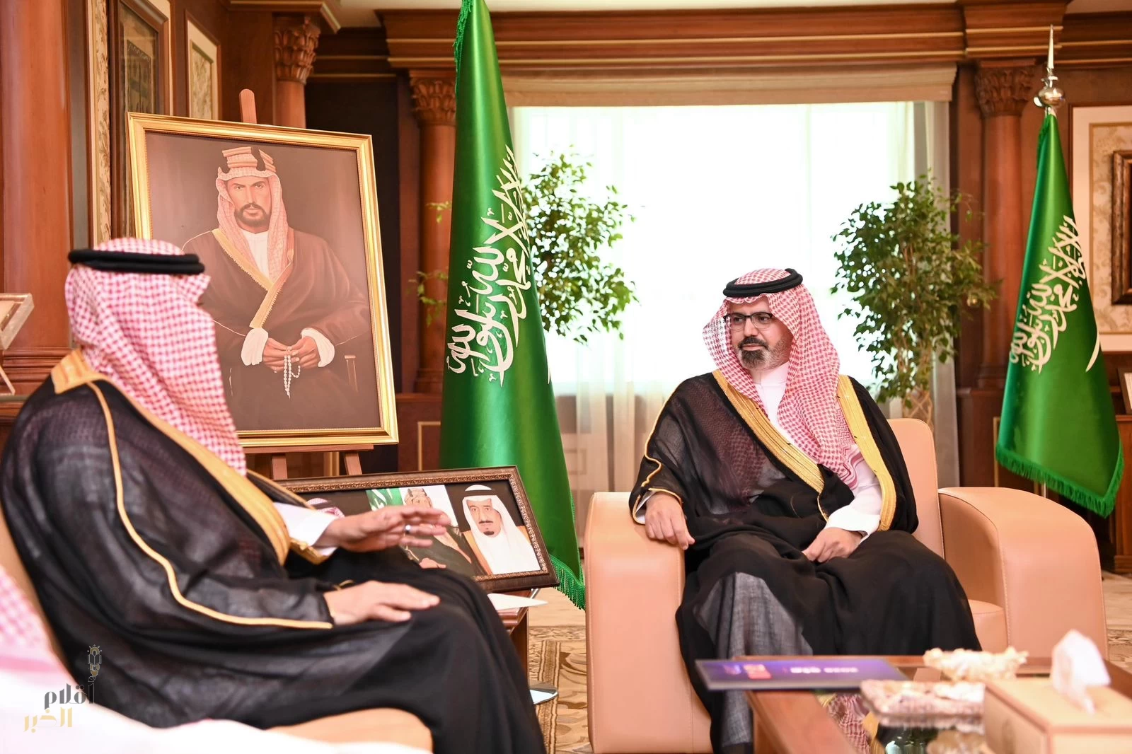 نائب أمير جازان يستقبل مدير الاتصالات السعودية بالمنطقة ويطلع على مشروعات الشركة لعام 2025م