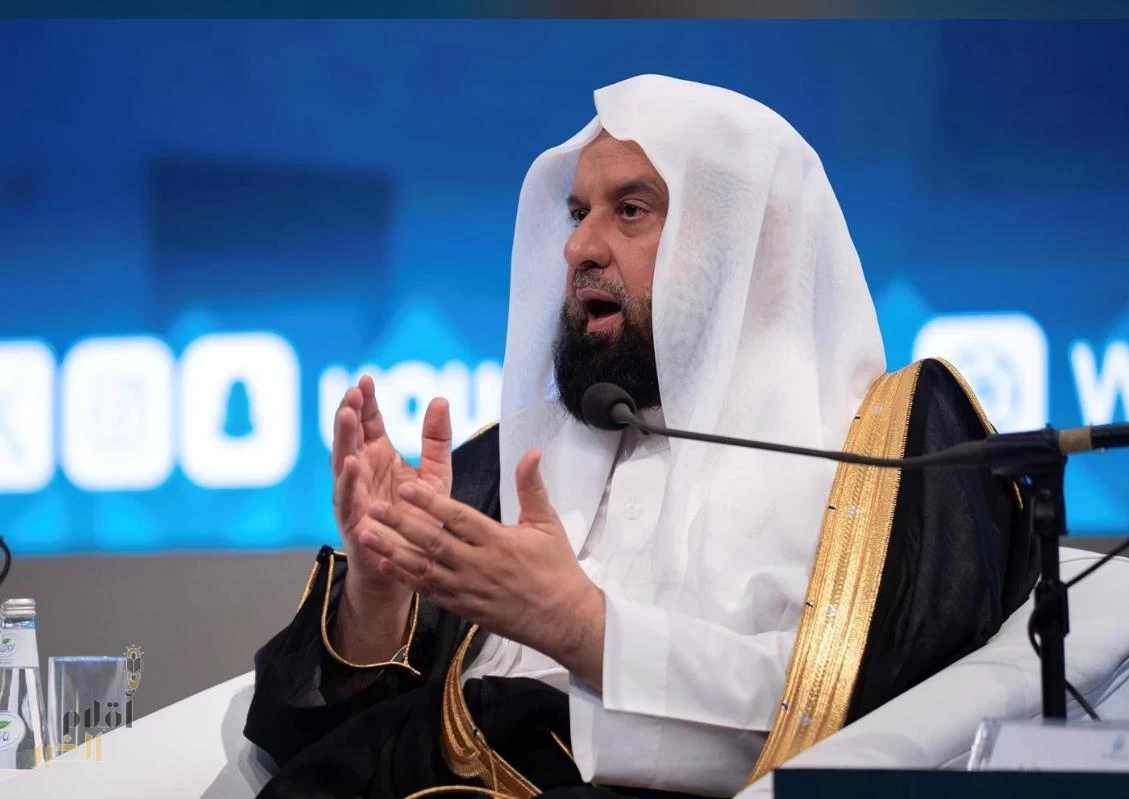الرئيس العام لهيئة الأمر بالمعروف يشارك في مؤتمر " مسؤوليّة الجامعات في تعزيز القيم والوعي الفكري