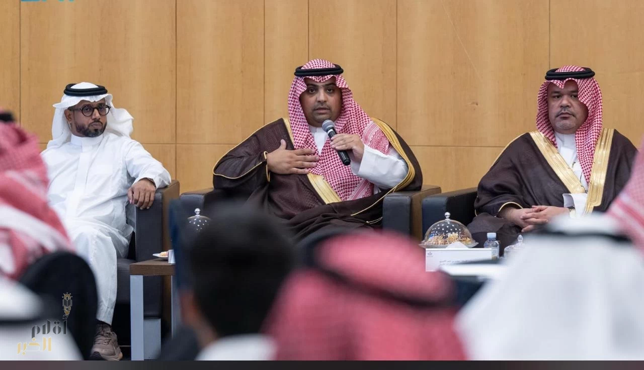 وزارة السياحة تستعرض خدماتها الإلكترونيّة المتعلقة بزيادة الطاقة الاستيعابيّة السريريّة خلال ورشة عمل في غرفة مكة المكرمة