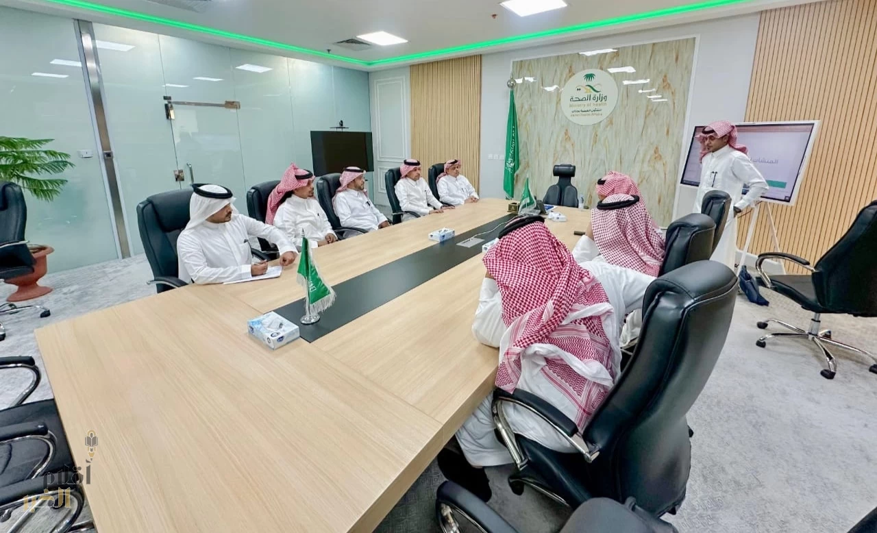 الصحة وغرفة جازان تبحثان تعزيز الخدمات الصحية والسياحة العلاجية بالمنطقة