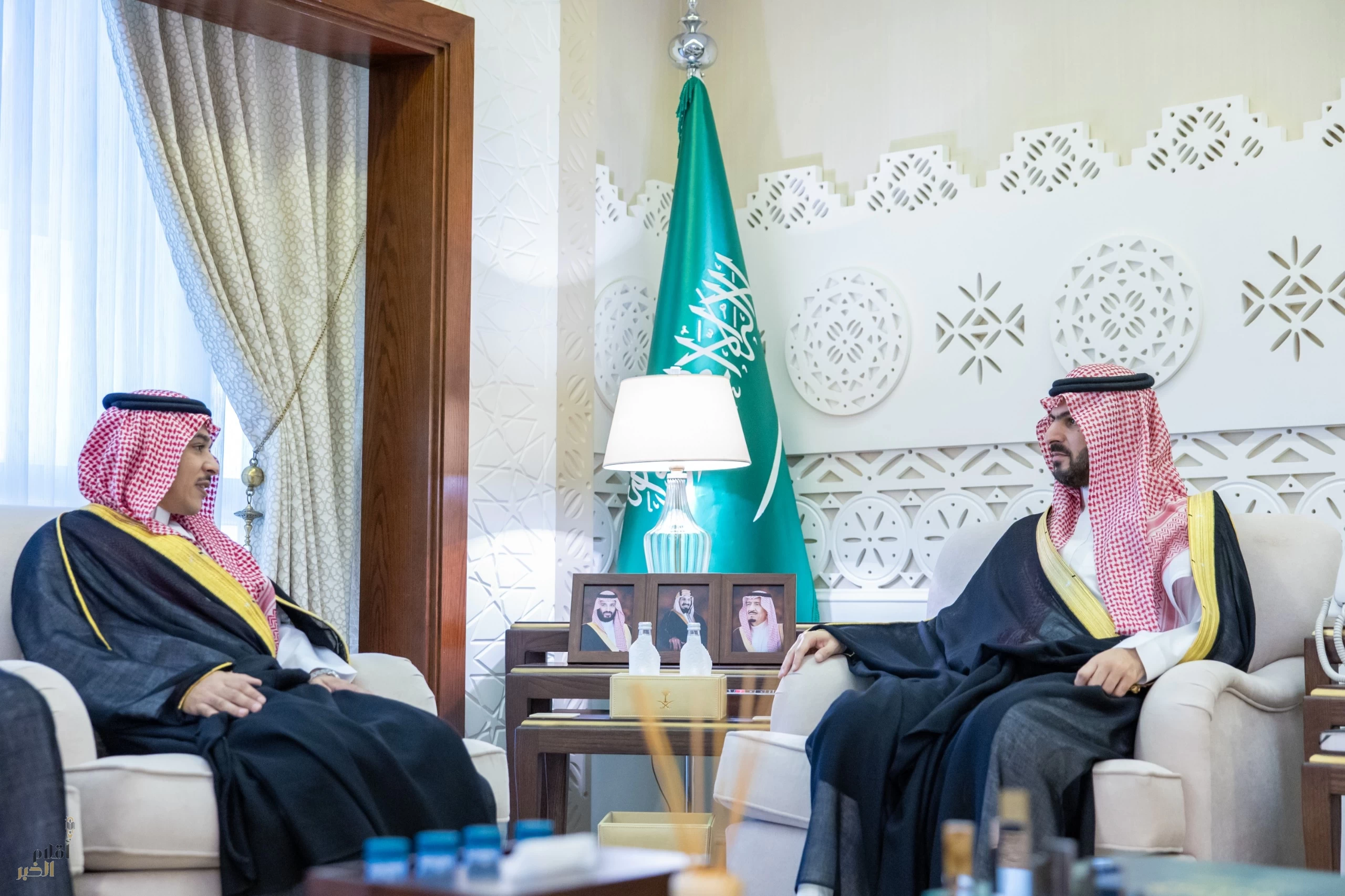 نائب أمير المنطقة الشرقية يشيد بجهود الاتحاد السعودي لكرة اليد ويبحث خططه التطويرية