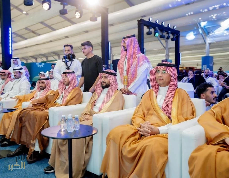 نائب وزير الصحة يزور مساحة "عِش بصحة" ويشارك الزوار تجاربها التفاعلية في ملتقى الصحة العالمي