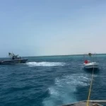 حرس الحدود بمنطقة مكة ينقذ مواطنًا تعطلت واسطته البحرية في عرض البحر