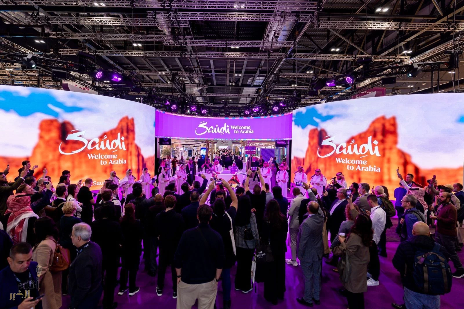 الهيئة السعودية للسياحة تفتتح جناح أرض السعودية خلال مشاركتها في معرض سوق السفر العالمي WTM