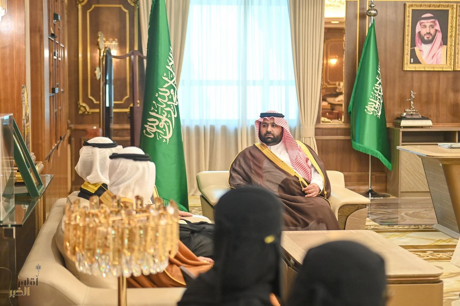 أمير جازان يستقبل أعضاء مجلس جمعية الكيمياء الصناعية بالمنطقة