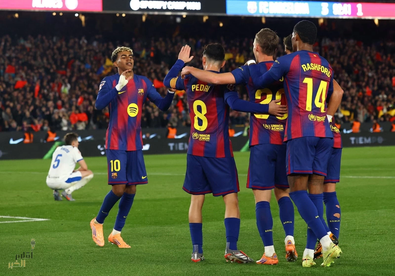 أولمو ويقود برشلونة لخطف الصدارة من الريال بثلاثية مُمتعة