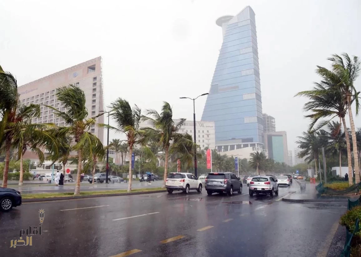 جدة تسجّل أعلى كميات أمطار خلال الـ5 ساعات الماضية.. والحالة مستمرة حتى الخميس