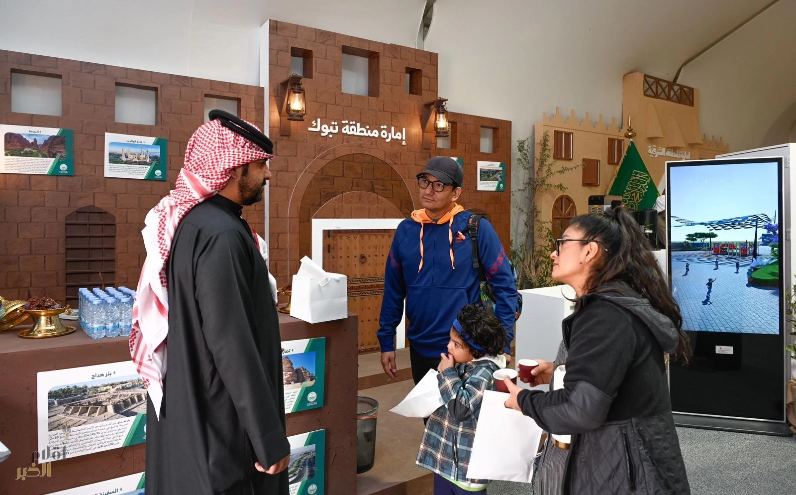 جناح إمارة منطقة تبوك يوثق تنوع الإرث الطبيعي والتاريخي في معرض وزارة الداخلية بمهرجان الإبل