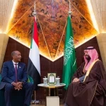 سمو ولي العهد يلتقي رئيس مجلس السيادة الانتقالي في جمهورية السودان