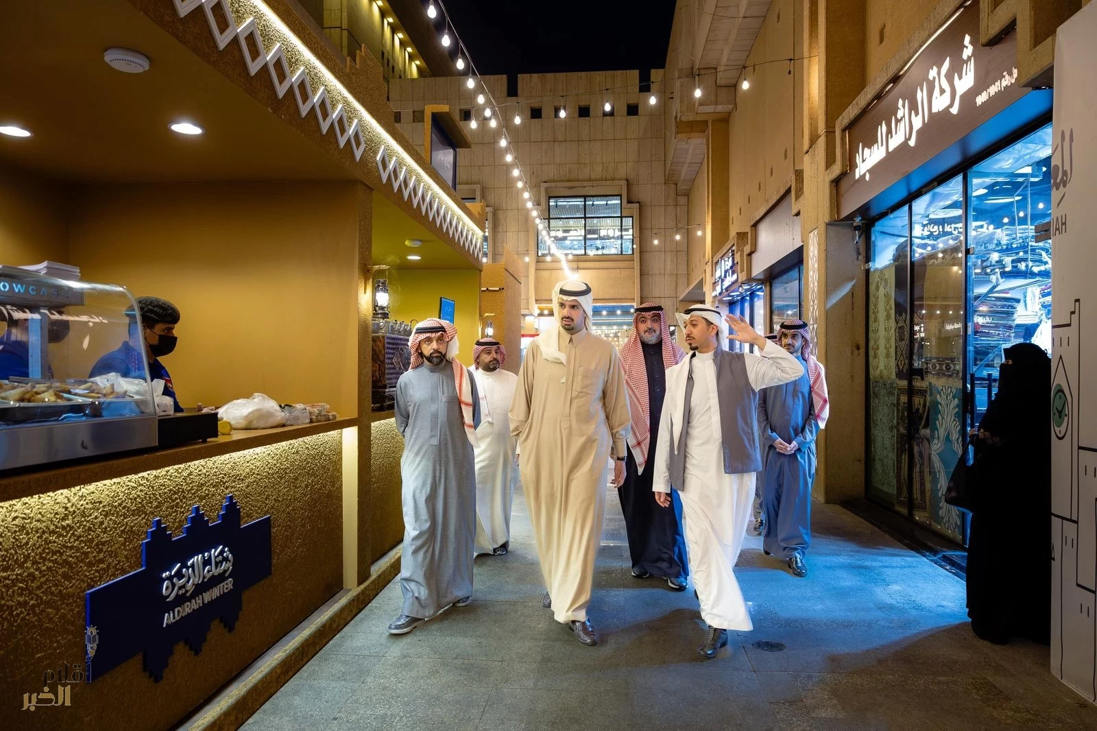 سمو أمين منطقة الرياض يزور موسم "شتاء الديرة" في وسط الرياض 