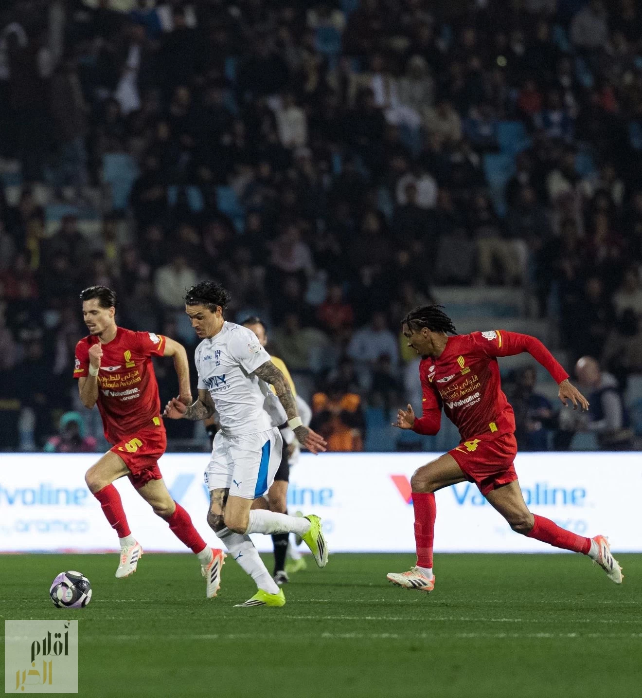 تعادل مثير بين الهلال والقادسية.. يربك صدارة الدوري  