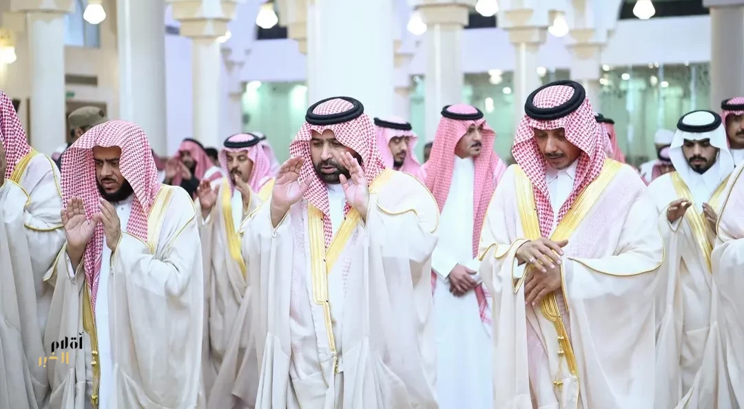 أمير منطقة جازان يؤدي وجموع المصلين صلاة الاستسقاء