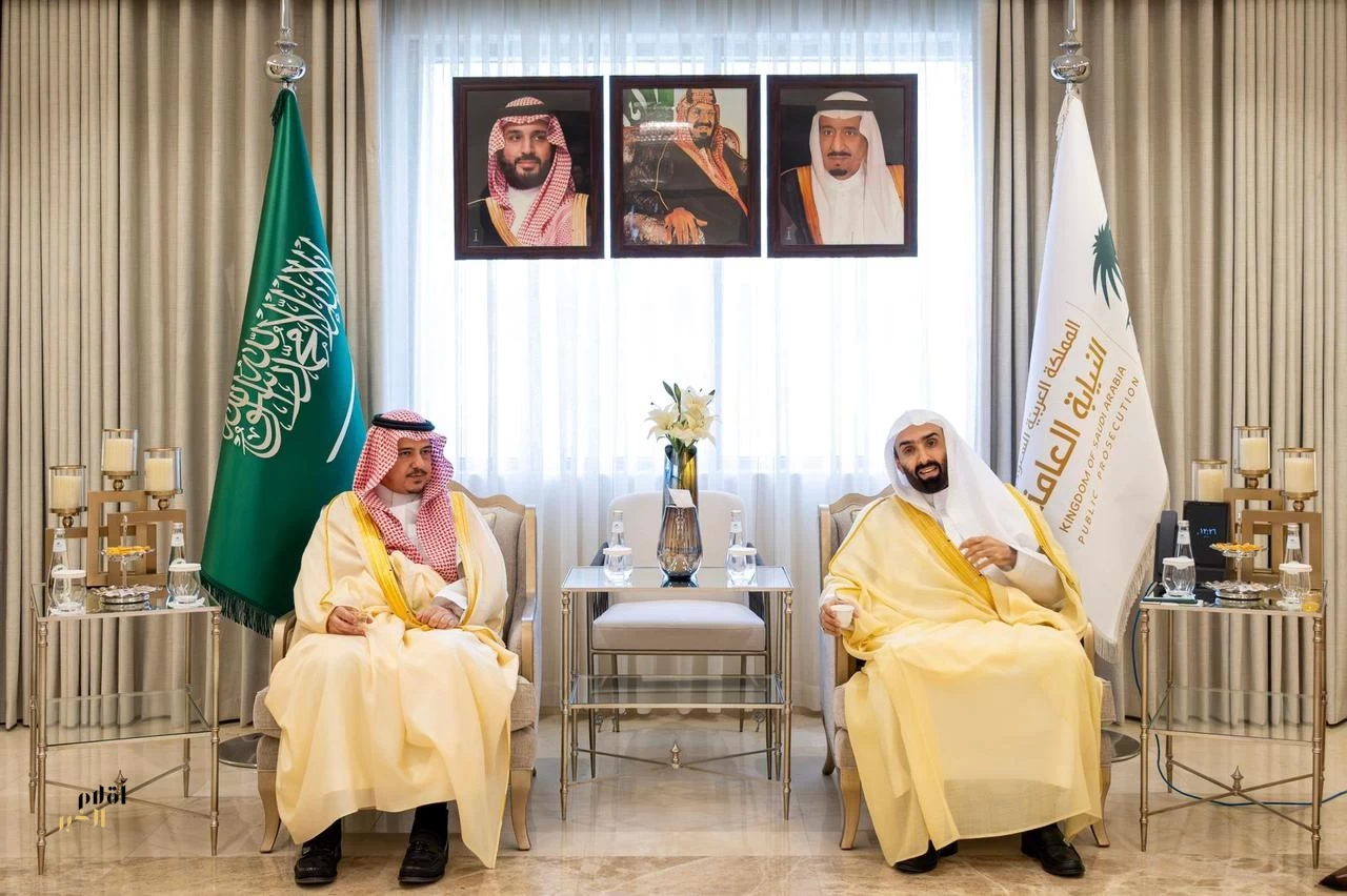 معالي رئيس ديوان المظالم يزور معالي النائب العام مهنئًا وشاكرًا لما قدمه لتطوير منظومة القضاء الإداري