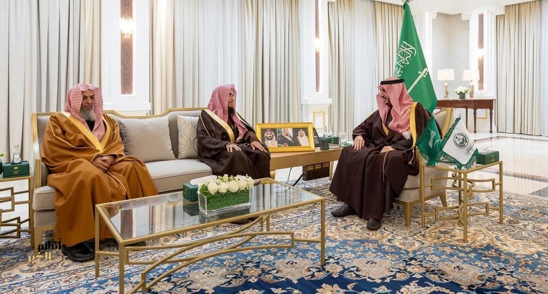 أمير الجوف يستقبل الشيخ الدكتور يوسف بن سعيد بمناسبة تكليفه بالفتوى في المنطقة