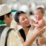 في حضن الكشافة.. أطفال المعتمرين يجدون الأمان بين أيدي فتيان الوطن بالحرم المكي