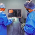 "التخصصي" يجري تخطيط كهربية الدماغ العميق لطفلة دون سن الثانية