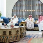 أمير المنطقة الشرقية يقدم التعازي لأسرة الجميح