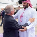 ملك الأردن يصل إلى جدة وسمو ولي العهد في مقدمة مستقبليه