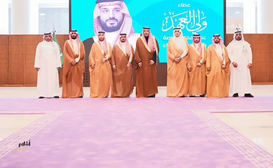 أمير منطقة الباحة يسلم وثائق تملك الوحدات السكنية للمستفيدين من تبرع سمو ولي العهد