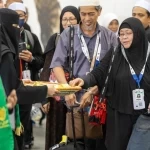 وصول أولى رحلات المستفيدين من مبادرة "طريق مكة" من ماليزيا إلى مطار الأمير محمد بن عبدالعزيز الدولي بالمدينة المنورة