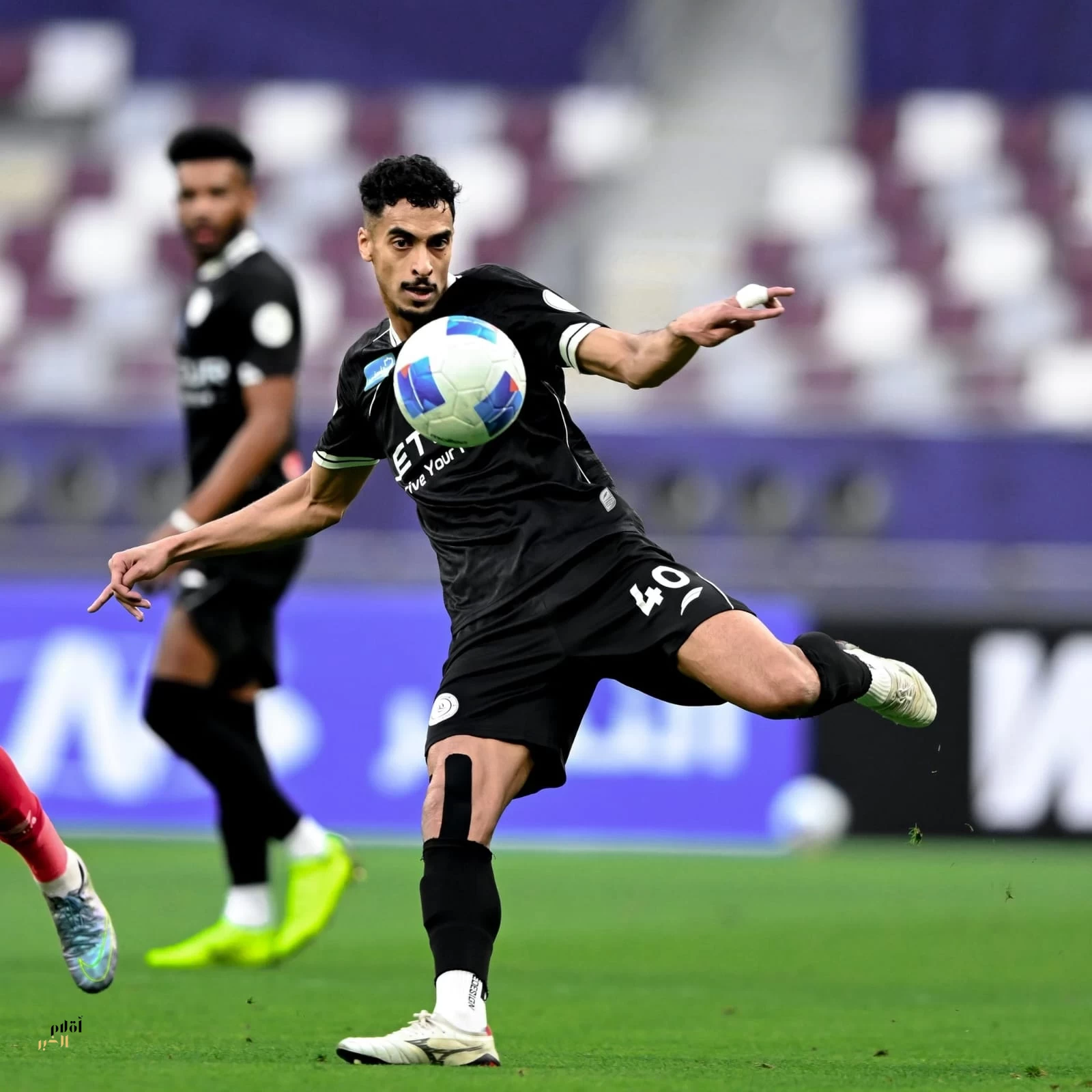 الشباب يحسم ملحمة زاخو ويضرب موعدًا مع النهائي الخليجي بركلات الحسم