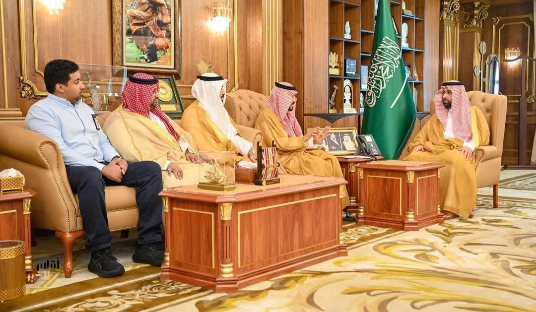 أمير جازان يستقبل المدير العام للتعليم بالمنطقة