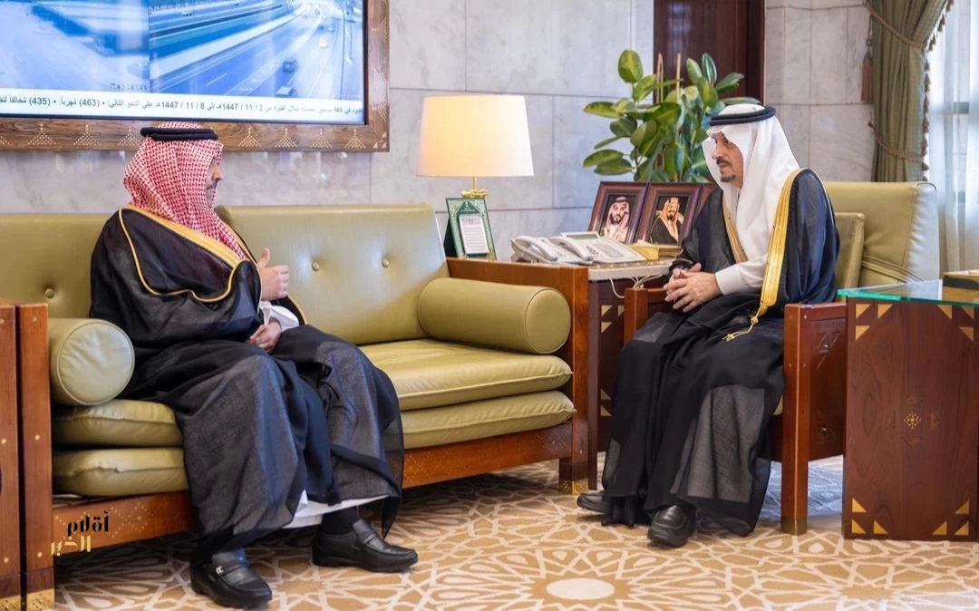 أمير الرياض يستقبل رئيس مجلس إدارة جمعية "خيرات" لحفظ النعمة