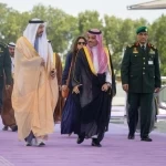 نائب رئيس مجلس الوزراء وزير خارجية دولة الإمارات يصل إلى جدة للمشاركة في القمة الخليجية التشاورية