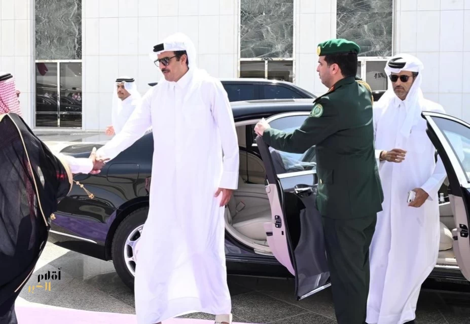 أمير دولة قطر يغادر جدة عقب مشاركته في القمة الخليجية التشاورية