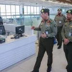 اللواء المربع يقف ميدانيًا على سير العمل بجوازات منفذ الوديعة