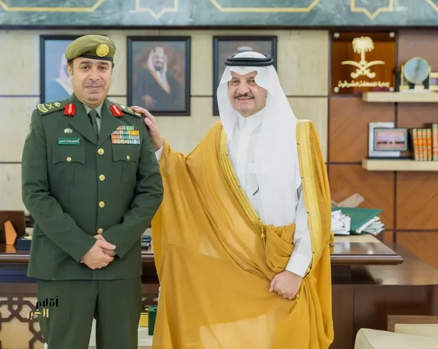 أمير الشرقية يستقبل مدير جوازات المنطقة بمناسبة ترقيته