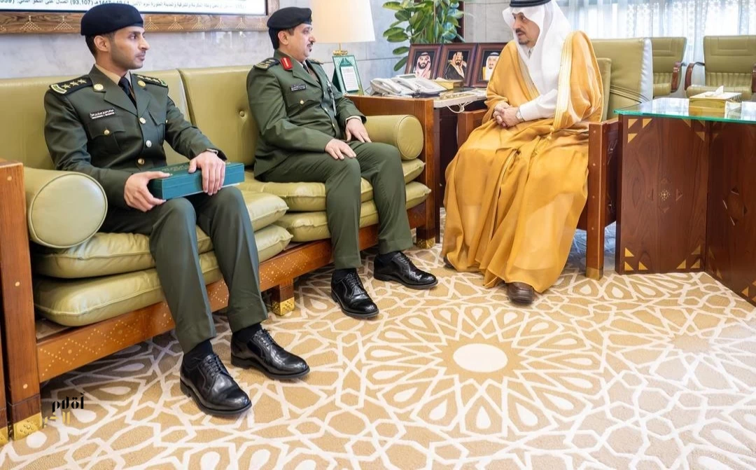 أمير الرياض يستقبل مدير السجون بالمنطقة