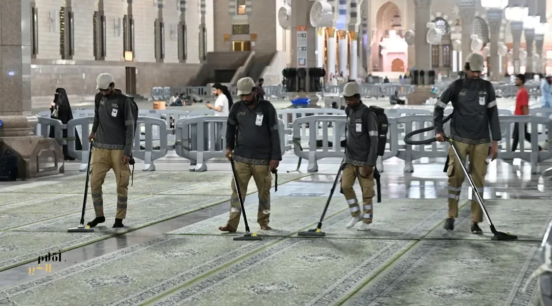 المسجد النبوي يستقبل المصلين والزوار وسط منظومة خدمات متكاملة