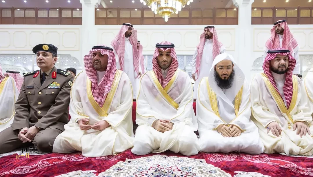نائب أمير منطقة الجوف يؤدي صلاة عيد الأضحى
