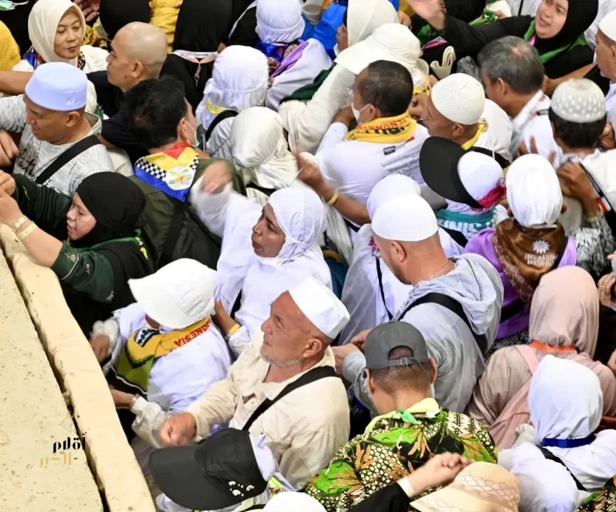 حجاج بيت الله الحرام يواصلون رمي الجمرات في آخر أيام التشريق وسط منظومة تنظيمية متكاملة