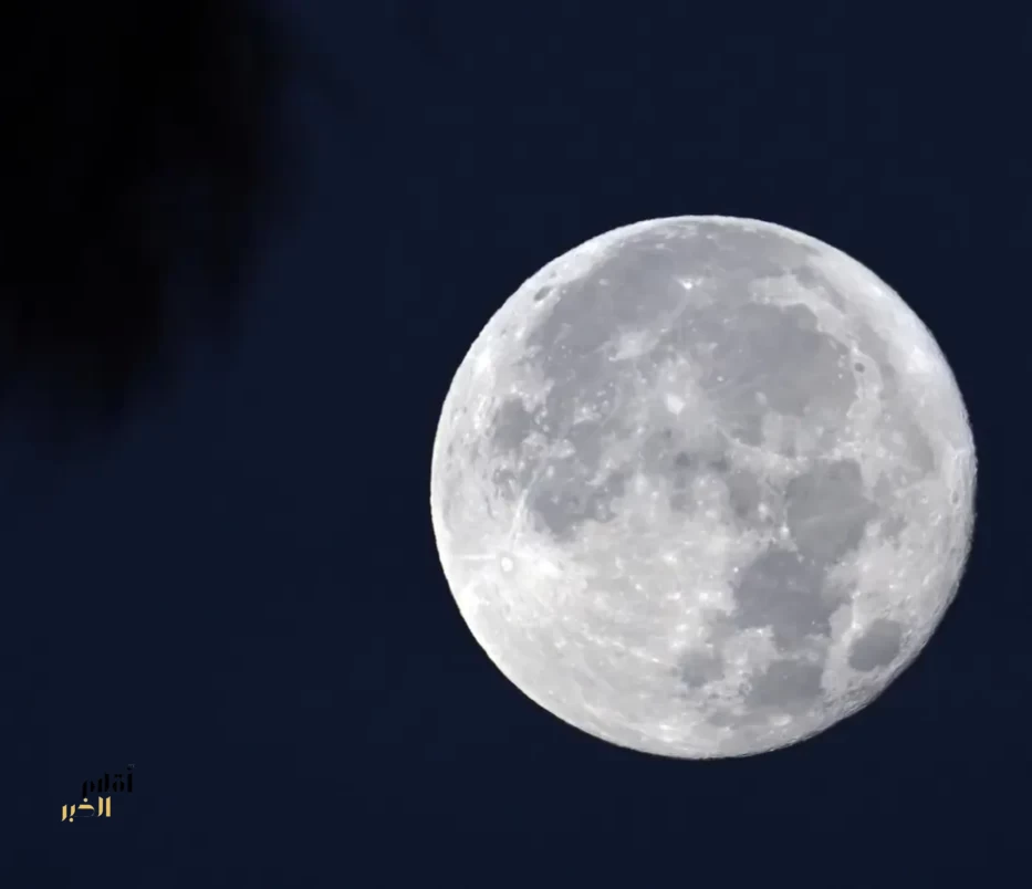 "قمر الدانة" يزيّن سماء الوطن العربي