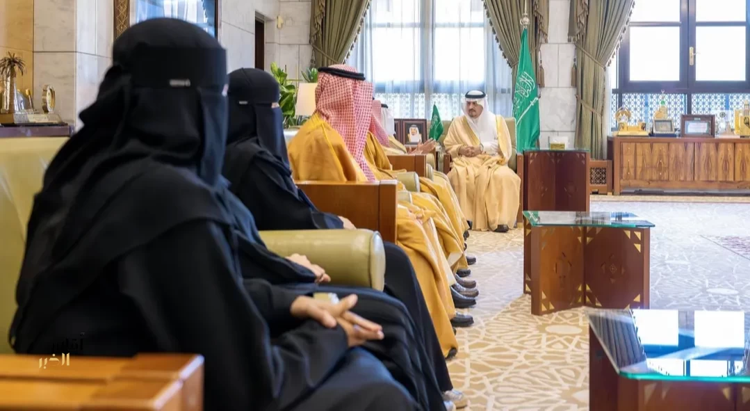 أمير الرياض يستقبل مدير فرع وزارة الموارد البشرية والتنمية الاجتماعية بالمنطقة