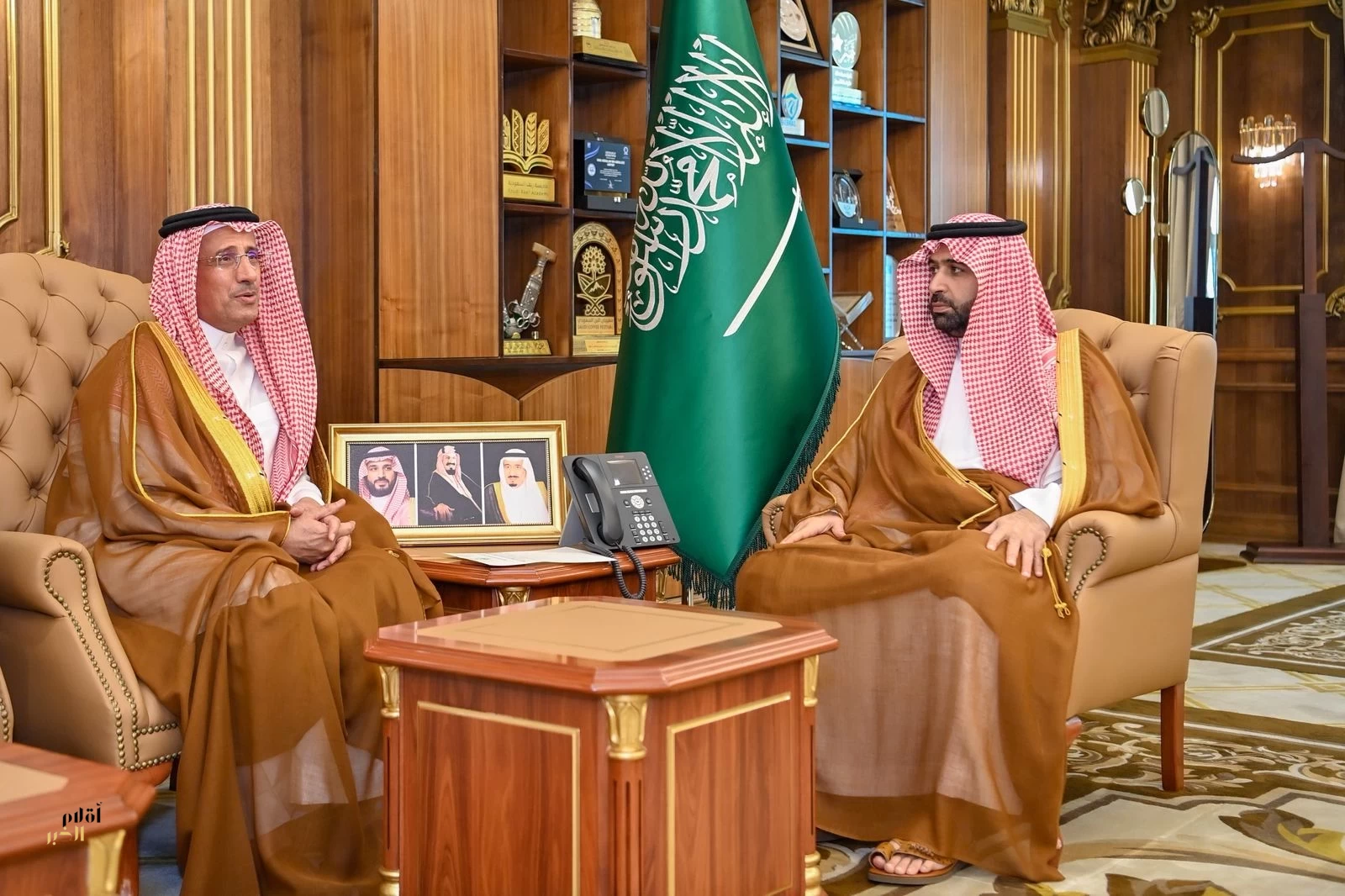 أمير جازان يستقبل مدير فرع وزارة النقل والخدمات اللوجستية بالمنطقة